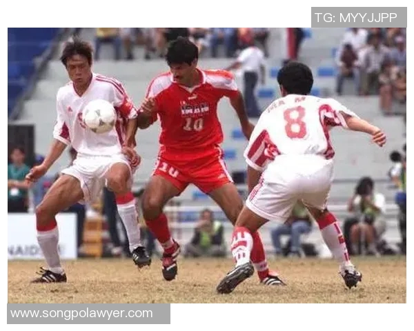 中国男足球星排名前十名盘点与分析 聚焦时代先锋与未来之星